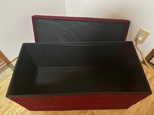 商談中【沢良宜駅】コメダ珈琲　収納スツール