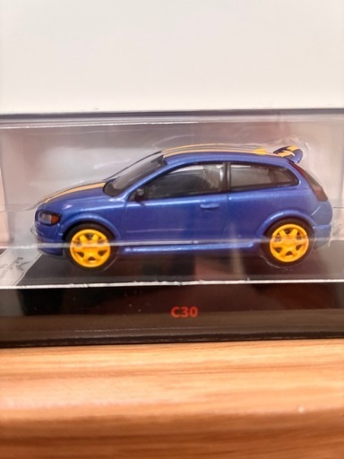 ボルボ　C30 ミニカー　スウェーデン　トミカ　VOLVO レア