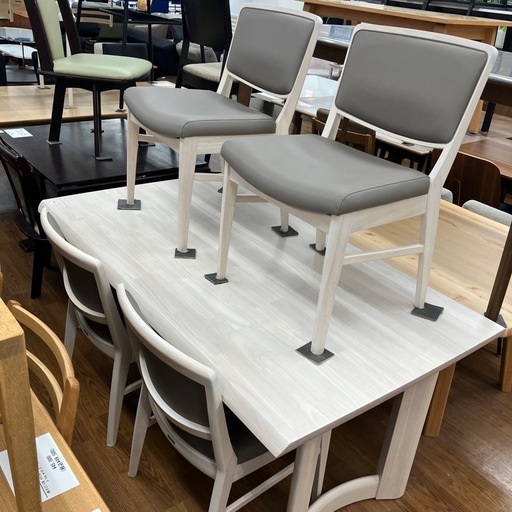 ダイニング5点セット　karimoku 88,000円