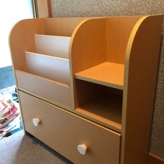 子供部屋  本棚 おもちゃ箱 収納