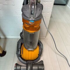 Dyson 掃除機（Dyson DC24 アップライト掃除機）の画像