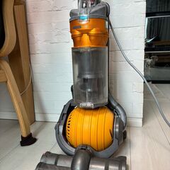 Dyson 掃除機（Dyson DC24 アップライト掃除機）の画像