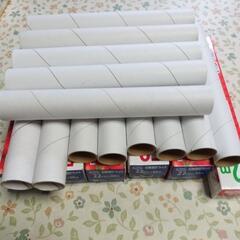 22cmラップ芯11本と箱6個　25.5cm芯2本