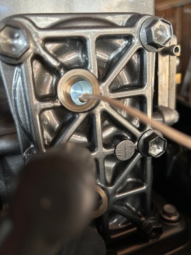 スズキ　DT5 未使用　S足　船外機　　