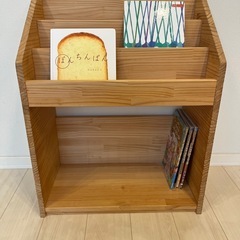 
絵本棚　