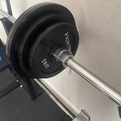 ベンチプレス　懸垂バー　筋トレ器具の画像