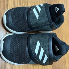 adidasベビーシューズ
