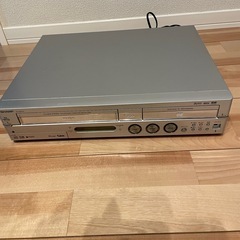 シャープ　ビデオ一体型DVDレコーダーDV-HRW50