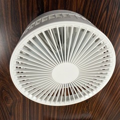 折り畳み充電式扇風機の画像