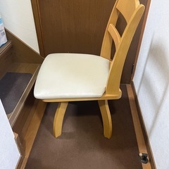 【差し上げます】回転椅子一脚の画像