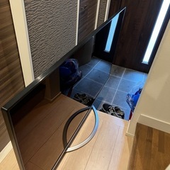 60型を2階に運び、スタンドに差し込むのを手伝ってほしい