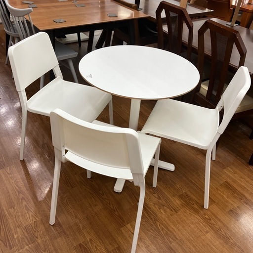 ダイニング4点セット　IKEA 13,200円