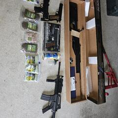 M4スタイルライフルとハンドガンのエアガン ガスガンセット、BB弾付き