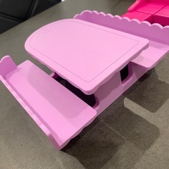 バービー　イス　テーブルおもちゃの画像