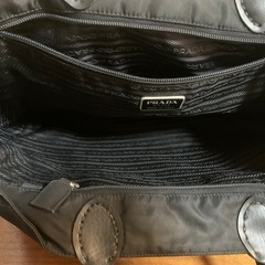 プラダ カバン 黒の画像