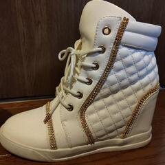 24cmヒール白スニーカーの画像