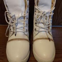 24cmヒール白スニーカーの画像