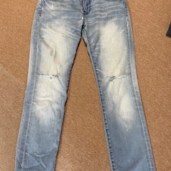 LEVI’Sダメージジーンズ