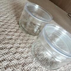 値下げ！ガラスキャニスター　蓋はプラスチックの画像