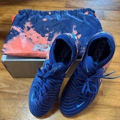 ネイビーのNike Phantom Vision、FGソール、専用バッグ付き
の画像