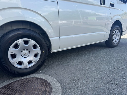 ハイエース 純正タイヤ 新車外し