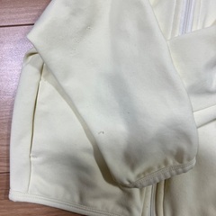 UNIQLOベビー　90cm パーカーの画像