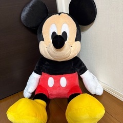 ミッキー　ぬいぐるみ　おすわり