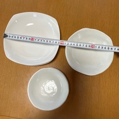 白い器セット　の画像
