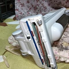 シャープほうき型掃除機の画像