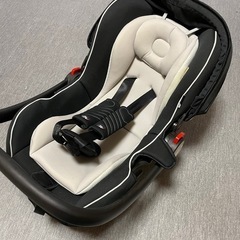極美品　新生児〜チャイルドシート