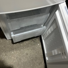 ☆値下げ☆H2505-305 IRIS OHYAMA  IRSD-14A-W ノンフロン冷凍冷蔵庫 2024年製 内容積142L 動作確認済み 中古美品  の画像