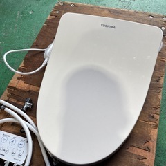 【2024年製】TOSHIBA 温水洗浄便座　ウォシュレット　トイレ（動作確認済み）　の画像