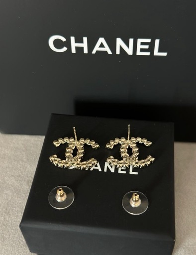 CHANELシルバーピアス