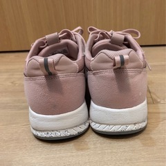 アシックス レディースシューズ25cmの画像