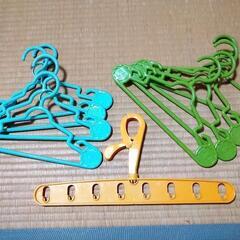 お子様用ハンガーの画像