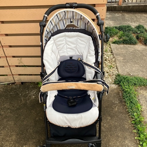 コンビ　ベビーカー　スゴカル4キャス　コンパクト