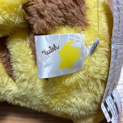 でっかいぬいぐるみ　ピカチュウの画像