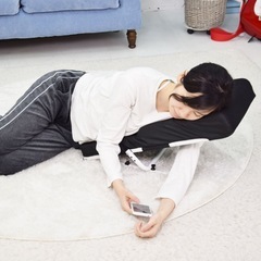 うつ伏せ寝 クッション 椅子の画像