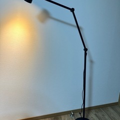 IKEA 照明　フロアランプの画像