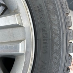 DUNLOPスタッドレスタイヤ4本セットの画像