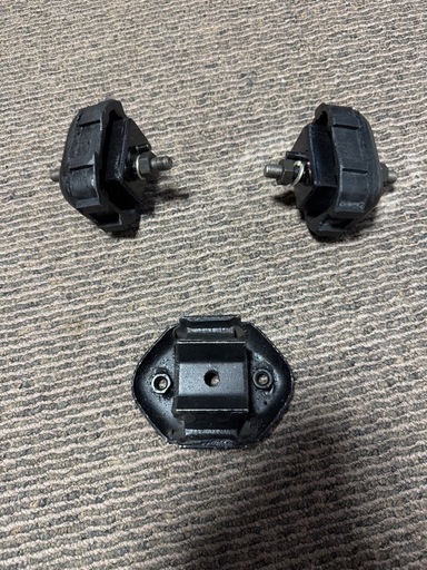 ジムニー JA11 エンジンマウント 前後