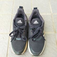 adidasスニーカー　24.5