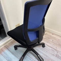 デスクチェア　オフィスチェアの画像
