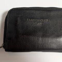 二つ折り財布　合皮黒色　中古