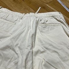 決まりました委託品ユニクロＸＬメンズクリーム色ストレッチパンツの画像