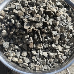 米袋30kg に　満タン　砂利