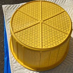 （中古）丸型ザルの画像