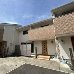 🏡🐶小型犬2匹飼育相談可　駐車場無料　ネット無料　築浅3LDKテ...