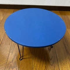 小型折りたたみテーブルの画像