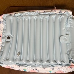 【美品・現行品】ムーミンふんわりコンパクトバス 永和 新生児期の沐浴にの画像